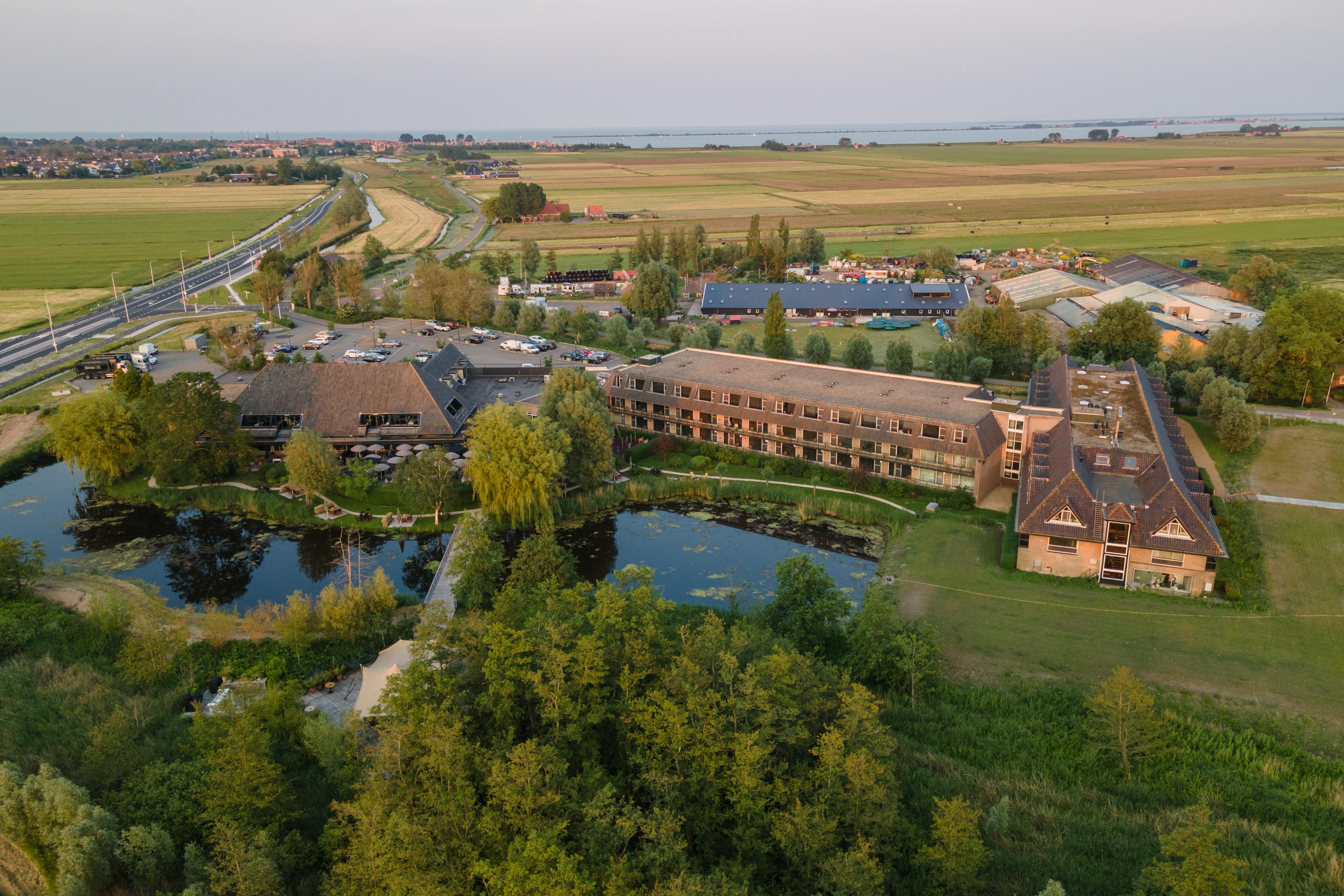 Van Der Valk Hotel Volendam Bagian luar foto