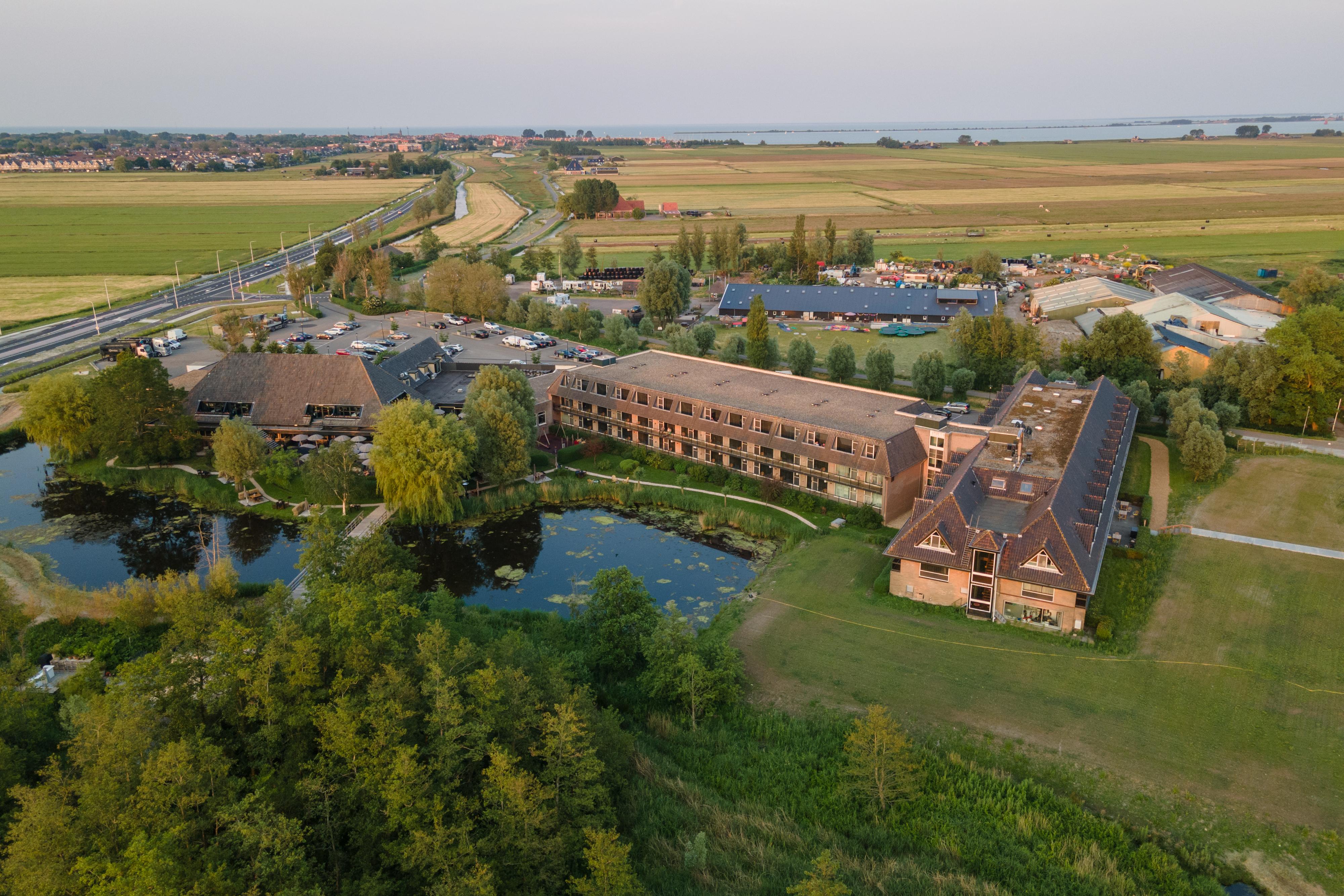 Van Der Valk Hotel Volendam Bagian luar foto