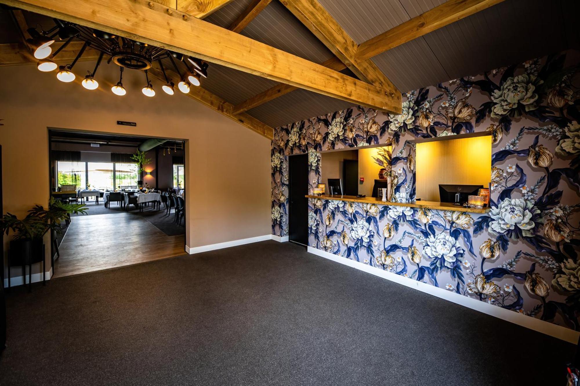 Van Der Valk Hotel Volendam Bagian luar foto